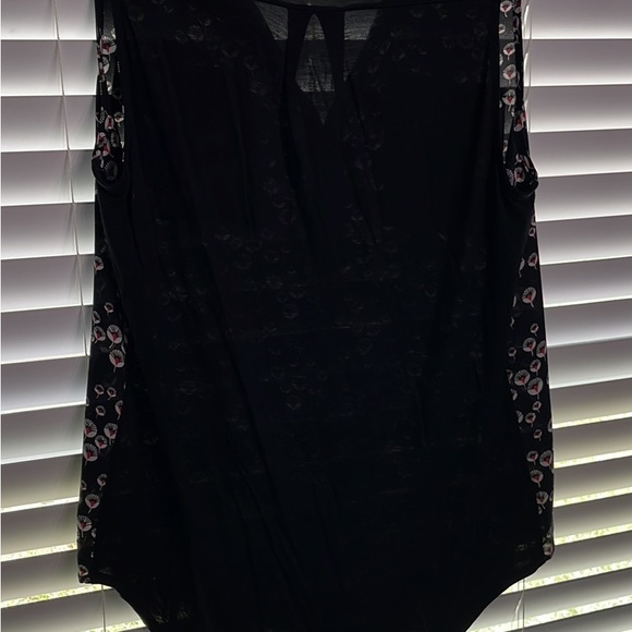 Loft Blouse Sleeveless  ( Large ) - Picture 6 of 6
